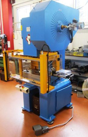Exzenterpresse, mechanische Presse, Zangenvorschub Exzenterpresse, mechanische Presse, Zangenvorschub